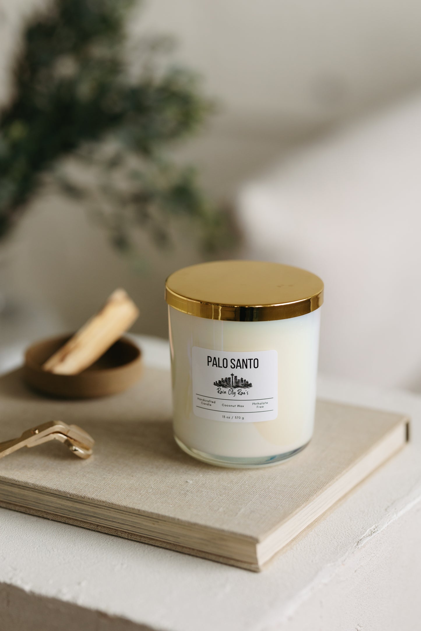 Palo Santo 13 oz Luxury Candle | Iridescent White