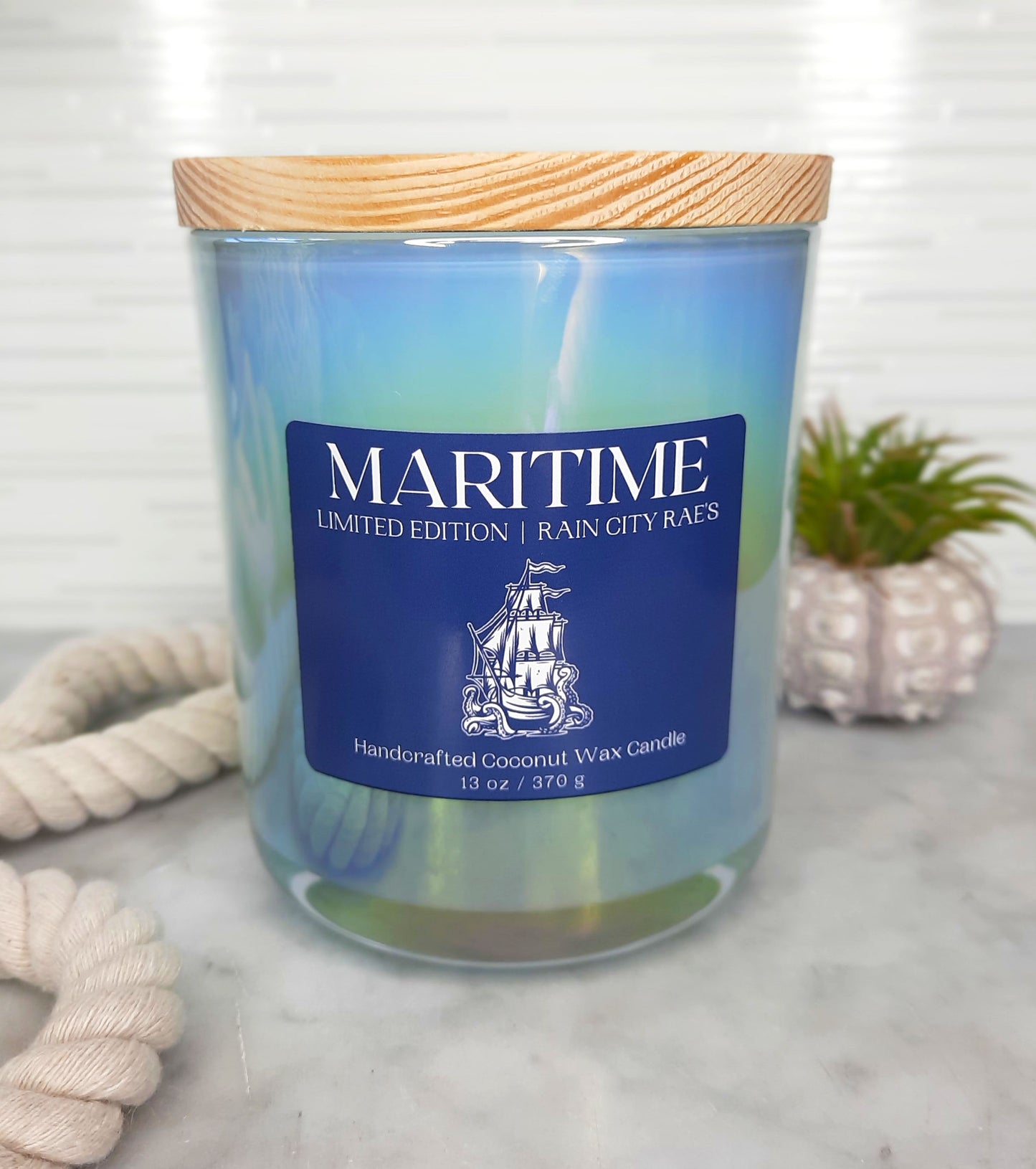 Maritime 13 oz Luxury Candle | Iridescent Blue